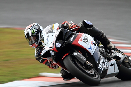 YSPRacingTeamwithTRC　中須賀克行