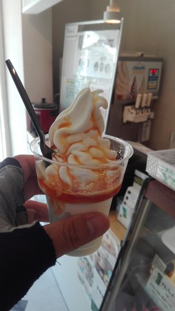 ノースプレインファーム鎌倉 ぎゅう舎 キャラメルソフトクリーム