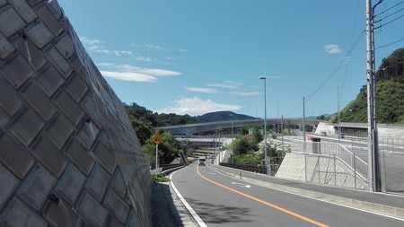 相模原インターチェンジの夏雲