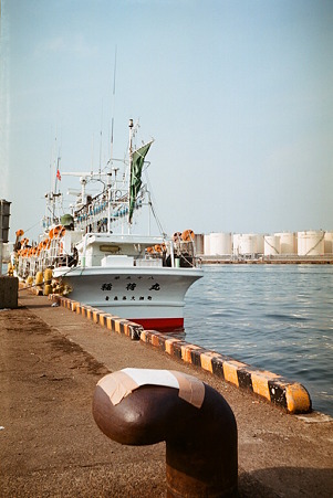 Kanazawa-port_SMENA_Kodak_PORTRA160VC05092011-04