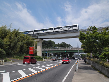 リニモ100形 公園東~芸大前03