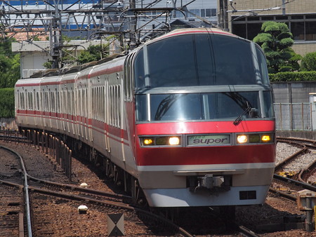名鉄1000系特急 名鉄名古屋本線神宮前駅