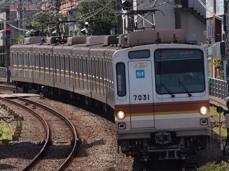 メトロ7000系普通 東急東横線自由が丘駅02