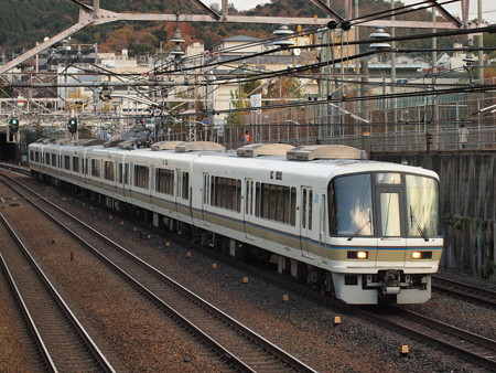 221系普通 東海道本線山科~京都03