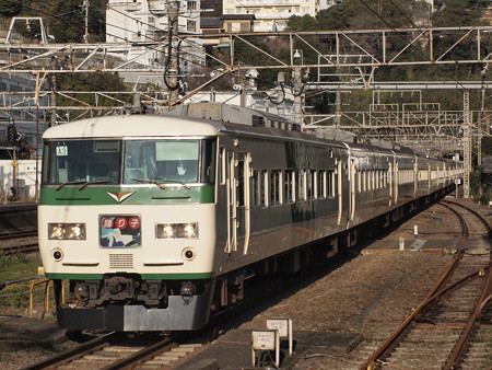 185系特急踊り子 東海道本線熱海駅02