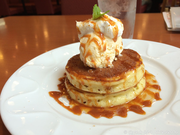 Caramel honey pancakes ～Denny&#039;sへようこそ(^o^)～小さな幸せ
