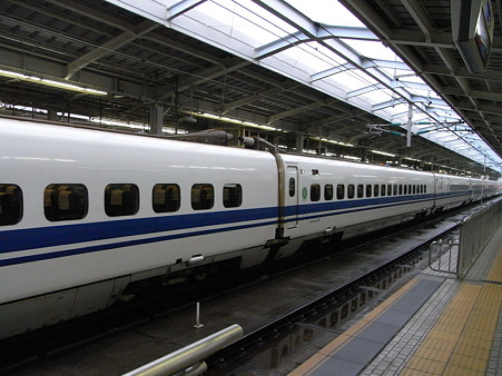700系(新大阪駅)