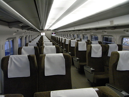 300系グリーン車車内1