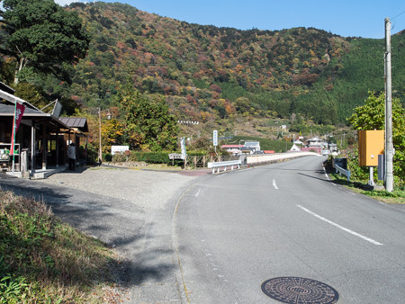 接岨峡大橋前