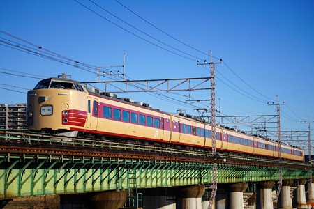 189系M51編成 臨時列車「あずさ50周年記念号」@多摩川橋梁