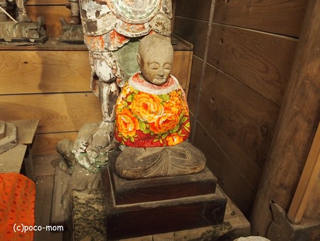 上丹生薬師堂 ご神像? P9250143