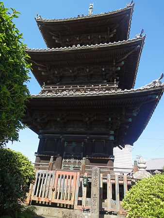 龍原寺の三重塔