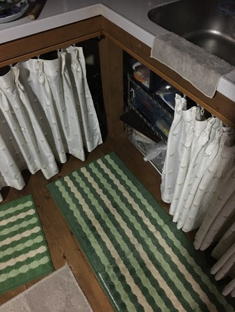 あちゃっ!カーテン閉め忘れてる!(汗)