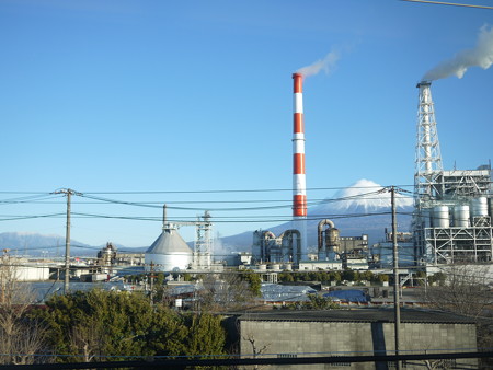 工場と富士山(工場夜景撮りたーい!)
