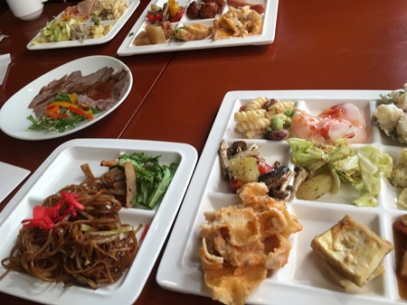 まかいの牧場でバイキングランチ
