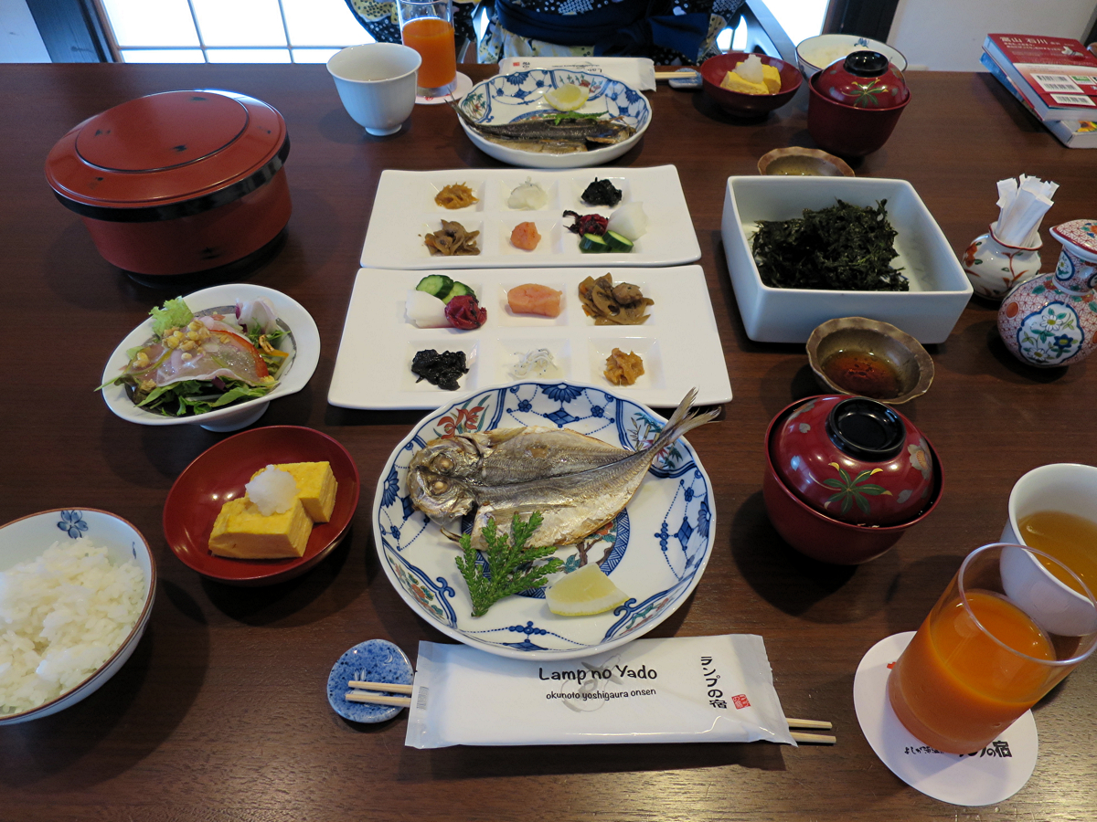 朝食全景