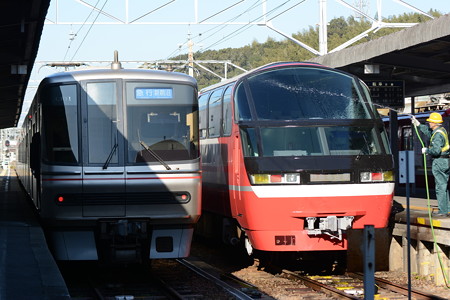 河和駅にて