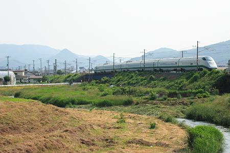 Ｅ３系2000番台　上山市東河原付近