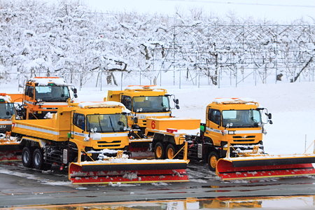 山形空港の除雪車軍団