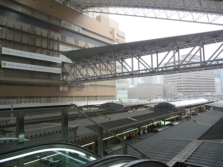 101113-大阪駅 (8)