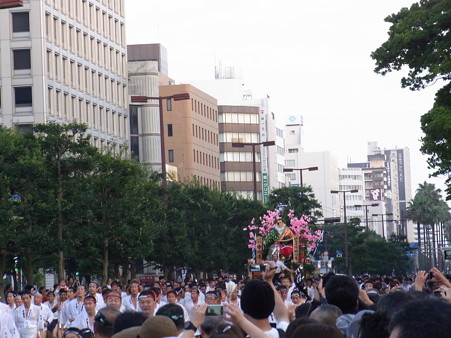 02 追い山当日 博多祇園山笠 中洲流 舁き山 仙台守護独眼竜(せんだいしゅごどくがんりゅう)2012年 写真画像4