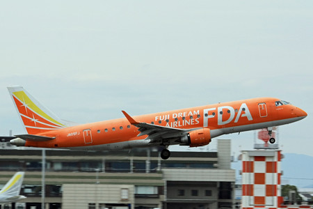 フジドリームエアラインズ5号機 オレンジ JA05FJ IMG_3288_2