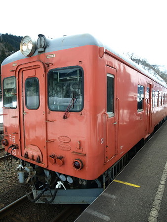 大糸線キハ５２－１５６（根知駅）
