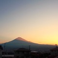 6月3日富士宮からの早朝富士山 おはようございます(^ ^)スッキリグラデーションビーム&amp;赤富士近しって感じでしょうか～