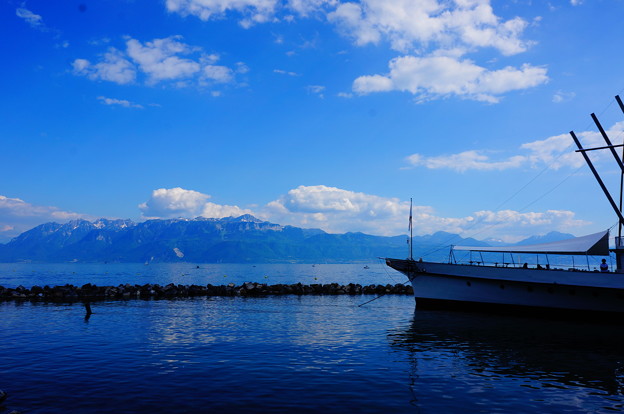 青い空、青い山、青い湖