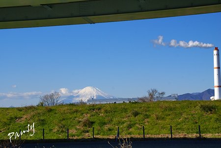 富士山と・・煙突のある風景・・