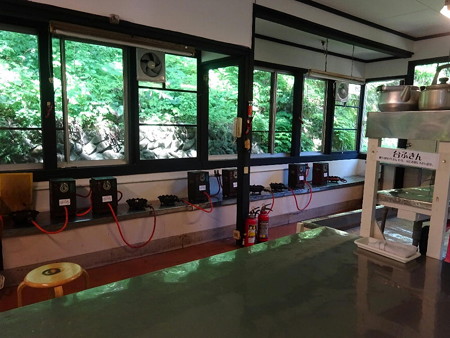 160808-13湯治部炊事場
