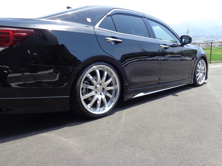 クラウン　車高調取付３