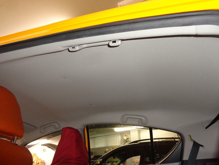 トヨタＡＱＵＡ　リアルームランプ増設加工前