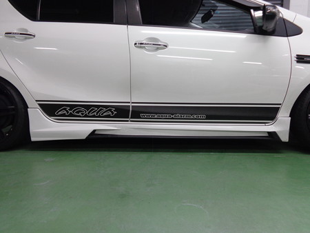 トヨタＡＱＵＡ　サイドデカール