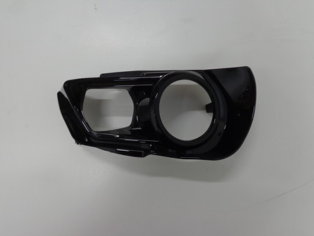 アルファード３０　ヘッドライトインナーブラックアウト　塗装後３