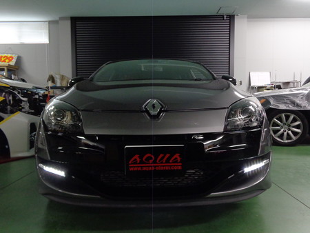 メガーヌ　岐阜県　純正スモールをデイライトへ変更