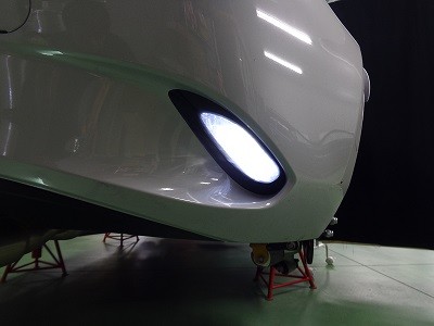 ロードスターＮＤ５ＲＣ　バックランプレンズフィルム貼り込み後　バックランプ点灯時