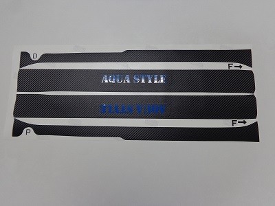 トヨタＡＱＵＡ　傷防止シート　ステップパネル４点　ロゴ有り　ロゴカラーブルー