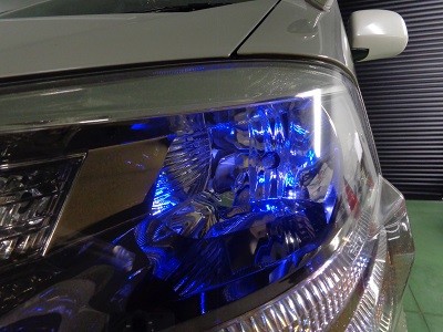 アルファード１０系　ハイビーム側リフレクター内ＬＥＤ
