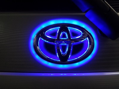 トヨタＡＱＵＡ　新潟県　エンブレムＬＥＤ　トヨタマーク
