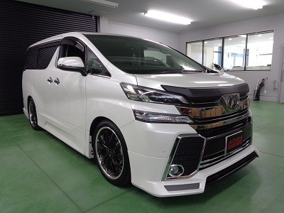ヴェルファイア３０系　神奈川県　ドリンクホルダーＬＥＤ・傷防止カーボンシート