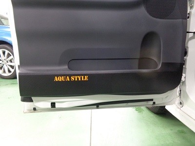 タント　ドアパネル傷防止シート　ＡＱＵＡＳＴＹＬＥロゴ　助手席側