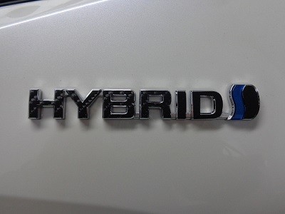Ｃ－ＨＲ　ハイブリッドエンブレムカーボンシート加工