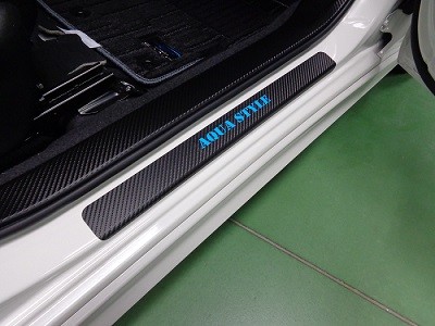 ＮＥＷインプレッサスポーツ　ドアステップ傷防止カーボンシート