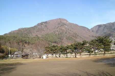 尼飾城