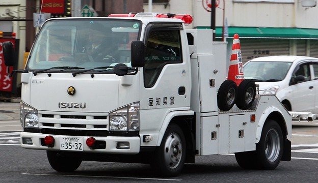 愛知県警　レッカー車