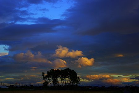 雲が流れてく