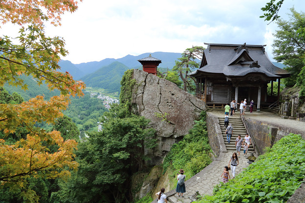 山寺（開山堂と納経堂）