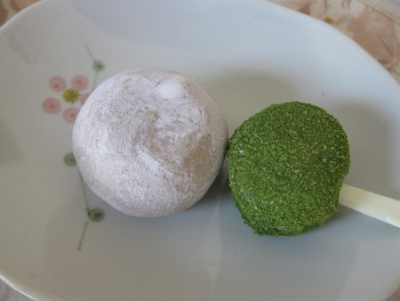 濃香ほうじ茶涼餅と抹茶小町