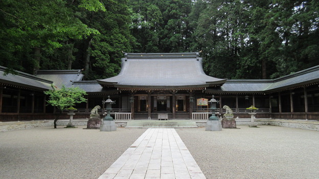 飛騨一宮 水無神社（高山市）拝殿